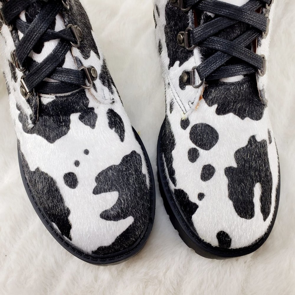 Savage Cow Combat Lace Up Knee Boots Faux Cow Print Brand New - Picture 17 of 17